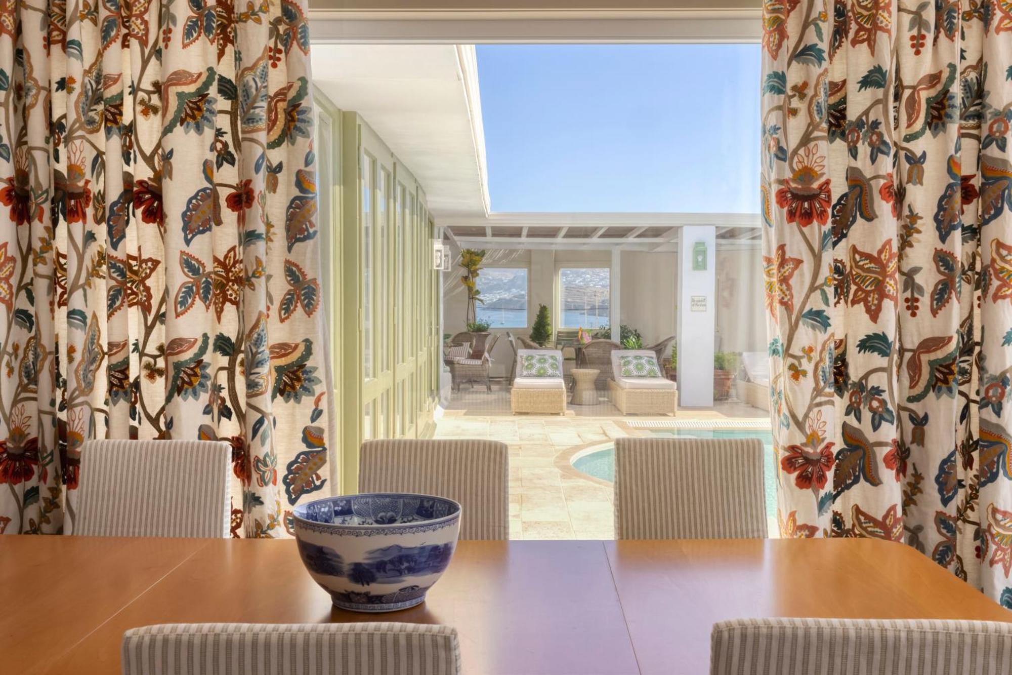 Dorion Hotel