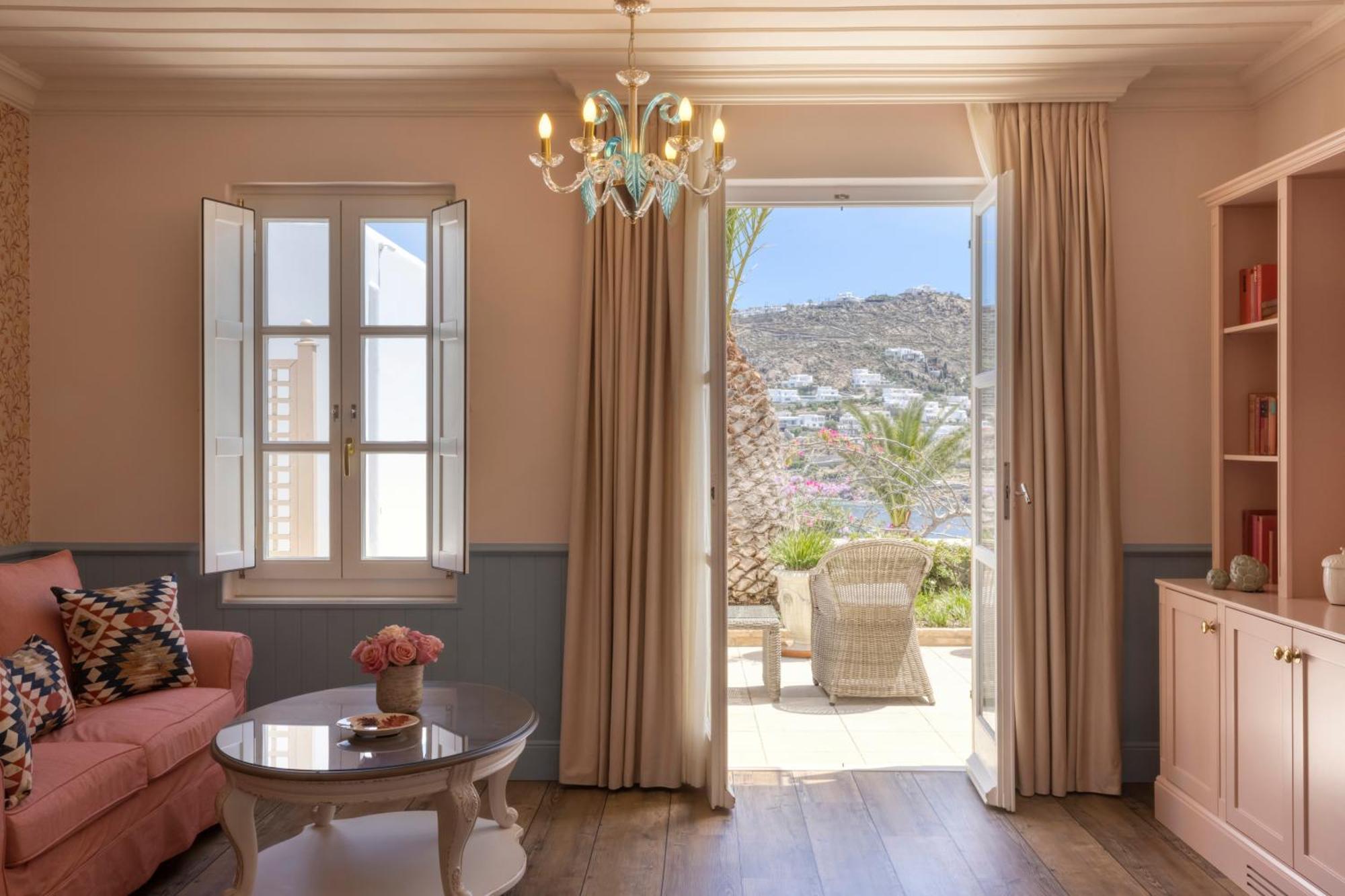 Dorion Hotel 4*